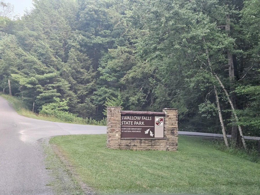 Entrance sign